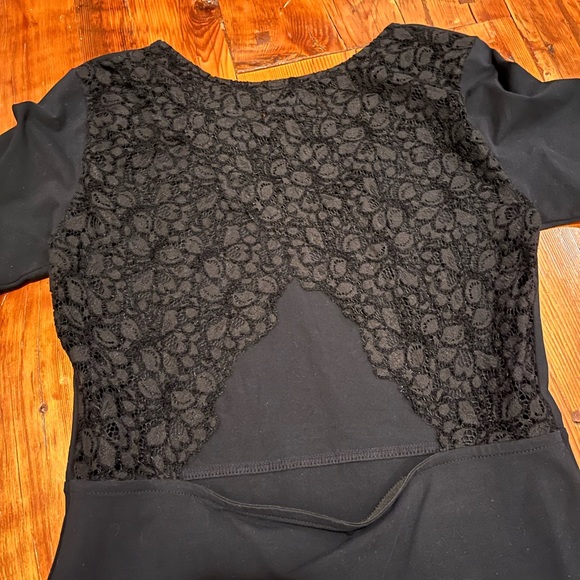 Aritzia Talula Open Back Bodycon Dress - Picture 3 of 4